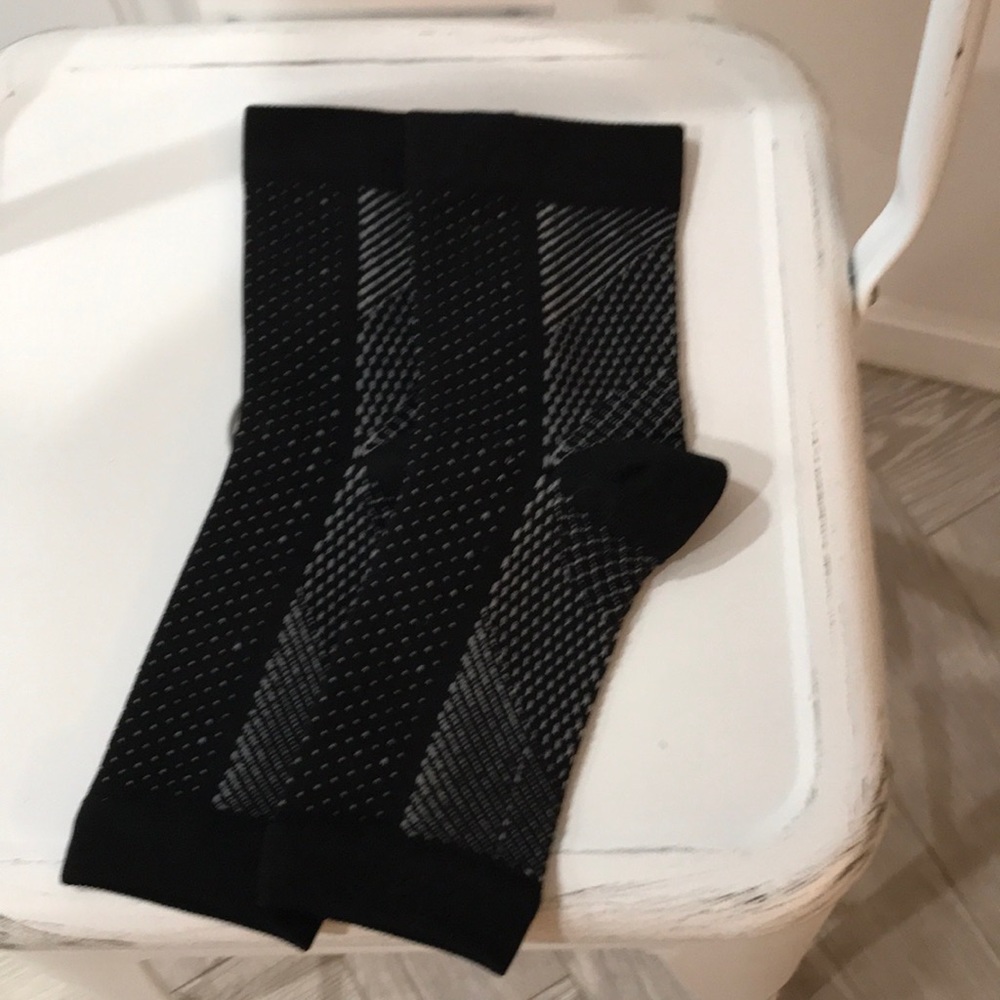 One compress Anti Fatique foot sleeves